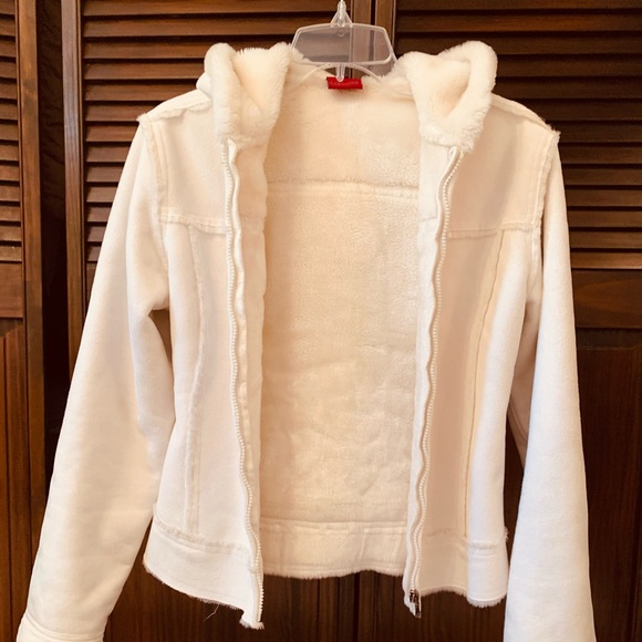 Winter jacket/hoodie - Picture 3 of 7